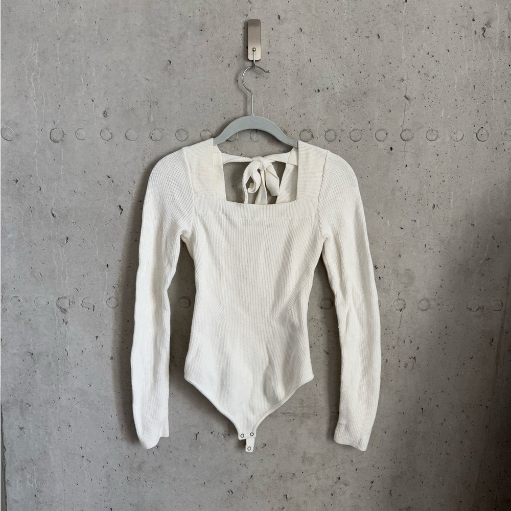 A&F RIB KNIT TIE-BACK BODYSUIT